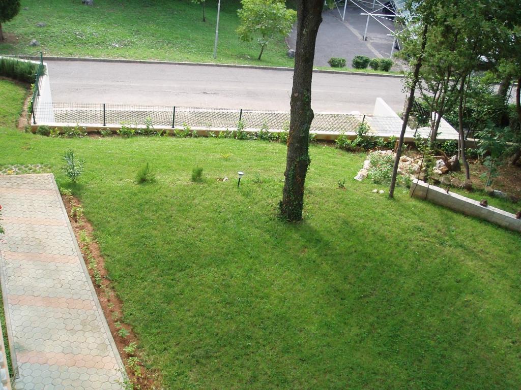 Apartments Viktorija Omisalj ภายนอก รูปภาพ